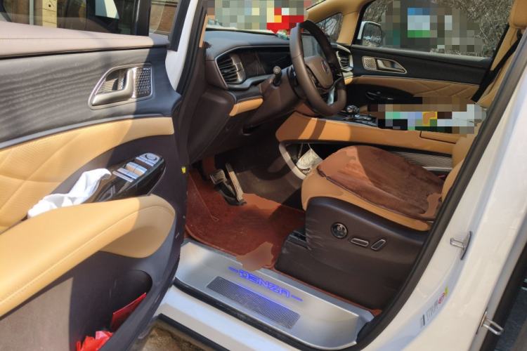 Used Denza D9 2025 DM-i Intelligent Drive 1020 Four-Wheel Drive Flagship Model
