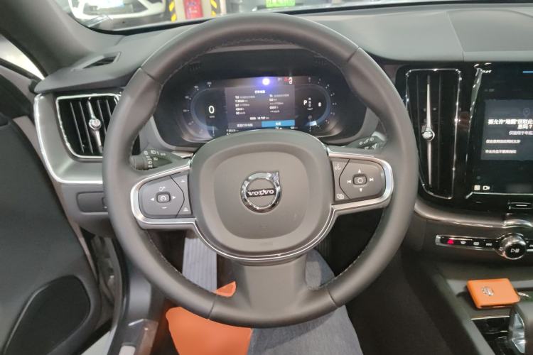 Used Volvo XC60 2024 B5 4x4 Smart Luxury Edition
