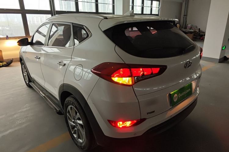 Used Hyundai Tucson 2015 1.6T Dual-Clutch Two-Wheel-Drive Smart Model Exterior 2