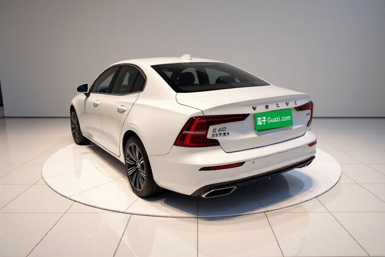 Used Volvo S60 2021 T4 Zhiyuan Luxury Edition Exterior 3