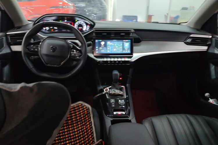 Used Peugeot 408 2022 1.6T Light-Chasing Edition Center Console