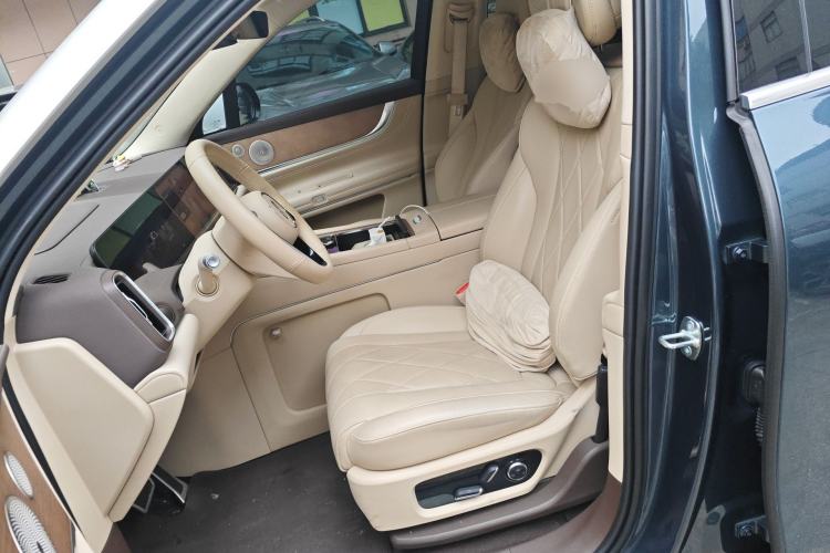 Used Hima AITO M9 2024 All-Electric Ultra Version 100 kWh 6-Seater Model Left Front Seat