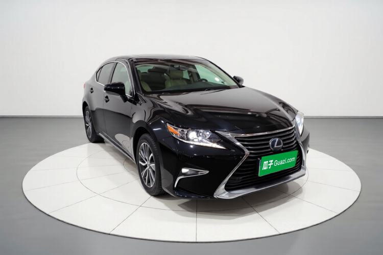 Used Lexus ES 2015 300h Comfort Edition
