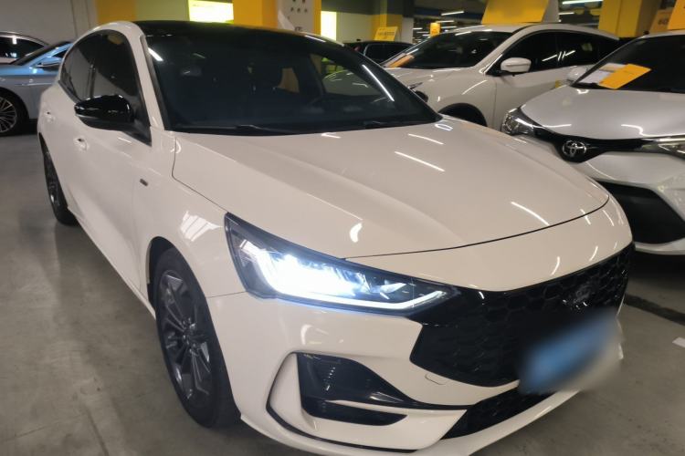 Used Ford Focus 2022 Hatchback EcoBoost 180 Automatic ST Line Front Right 45 Deg