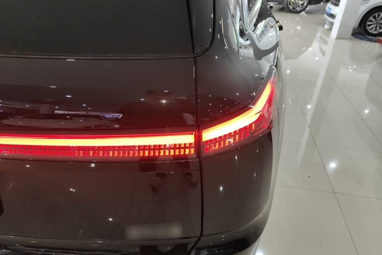 Used ONVO Luxeed L90 2025 Model—Ultra Six-Seater Version
