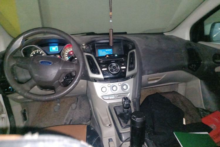 Used Ford Focus 2012 Sedan 1.6L Manual Comfort Model
