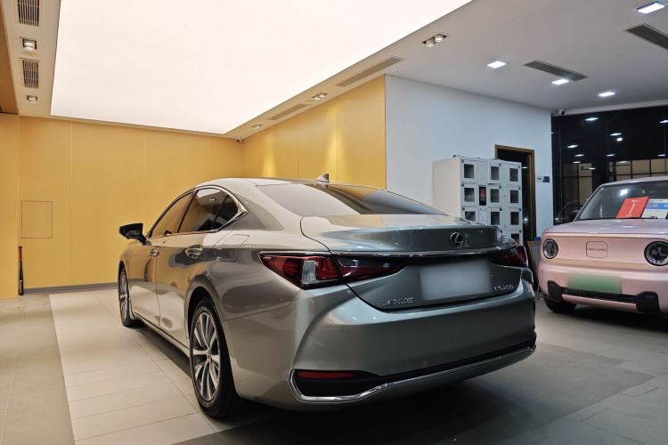 Used Lexus ES 2020 200 Excellence Edition
