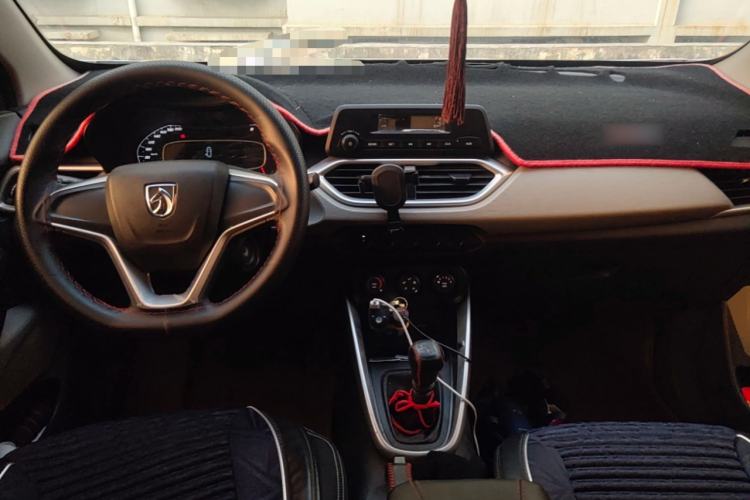 Used Baojun 510 2017 1.5L manual Comfort trim