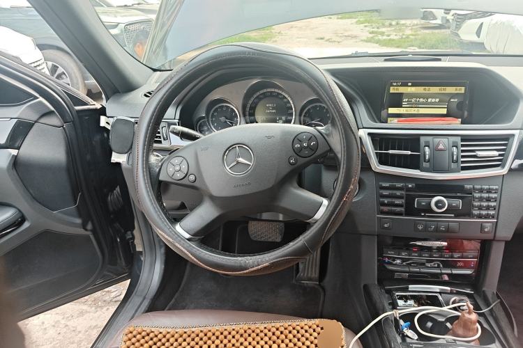 Used Mercedes-Benz E-Class 2010 E 300 L Fashion Model
