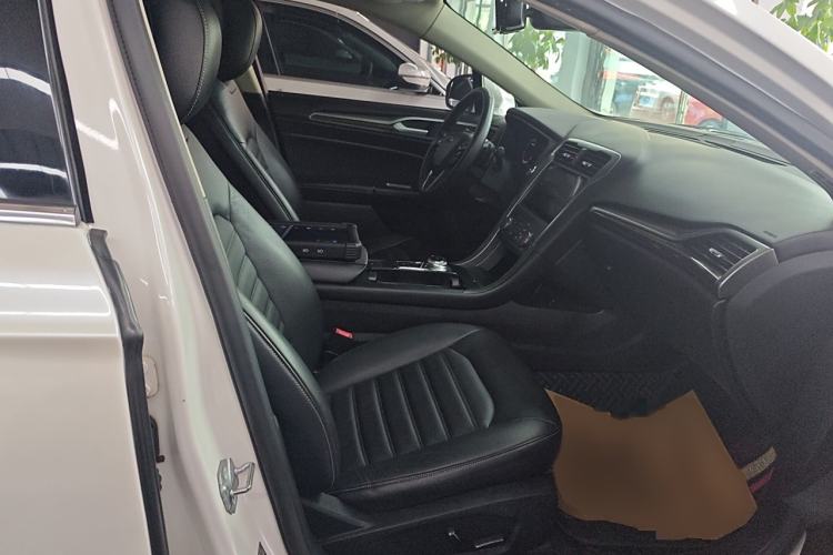 Used Ford Mondeo 2017 Facelifted EcoBoost 180 Fashion Edition Right Front Seat