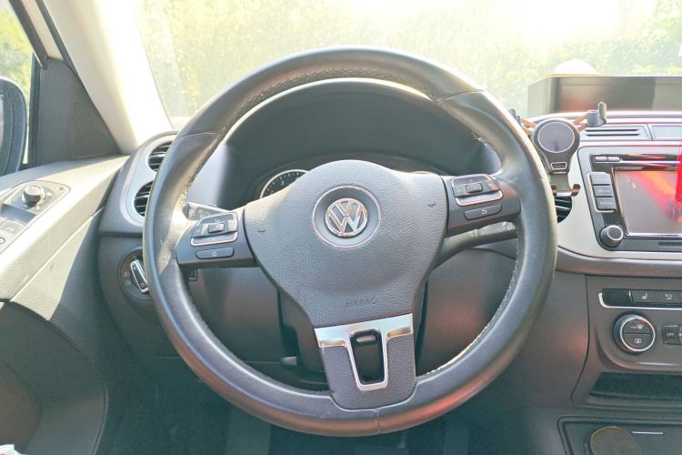 Used Volkswagen Tiguan L 2013 1.8 TSI Automatic All-Wheel Drive Luxury Model
