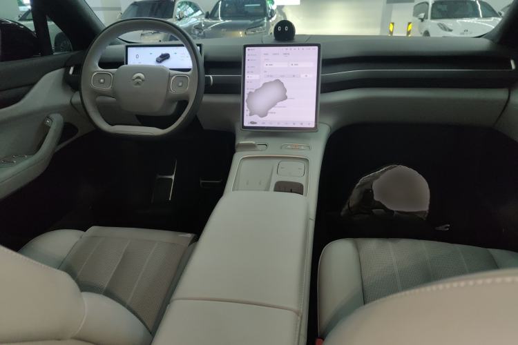 Used Nio ES8 2024 75 kWh Center Console