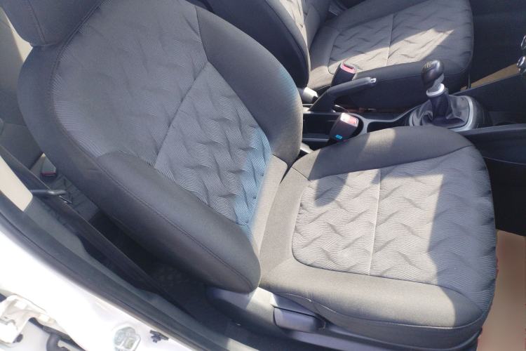 Used Kia K2 2012 Sedan 1.4L MT GLS Commemorative Edition
