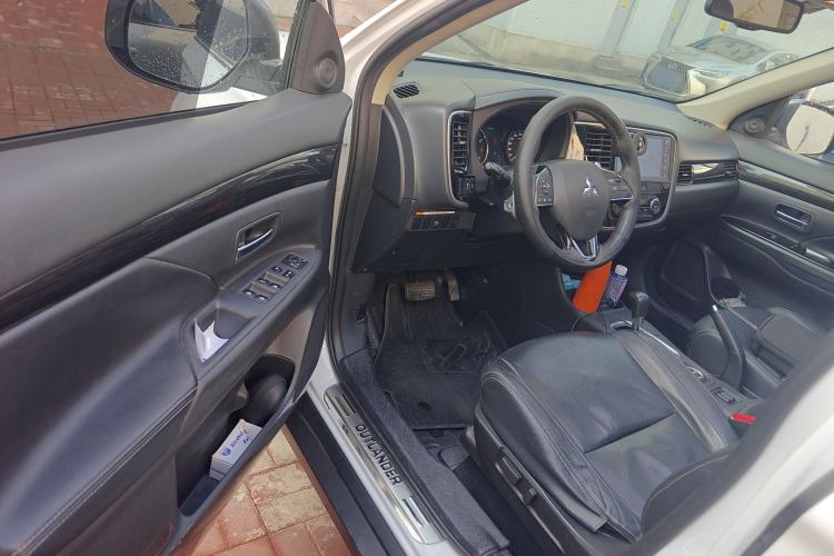 Used Mitsubishi Outlander 2016 2.4L 4x4 Elite Edition 5 Seats