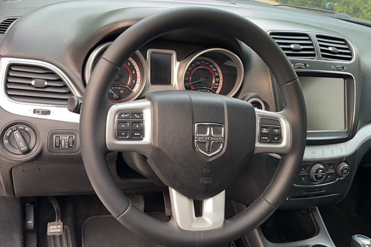 Used Dodge Journey 2013 2.4L Two-Wheel Drive Luxury Version