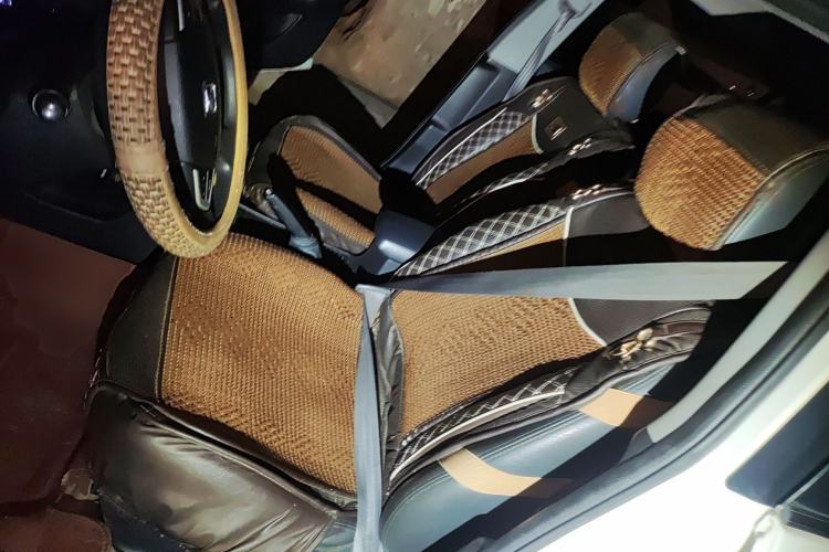 Used Zotye Z300 2014 New Vision 1.5L Manual Luxury Model
