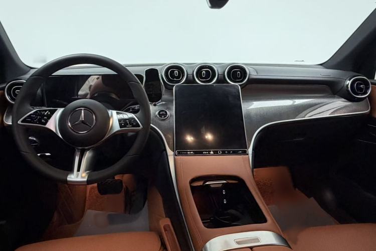 Used Mercedes-Benz GLC 2024 GLC 260 L 4MATIC Dynamic Edition 5-seater