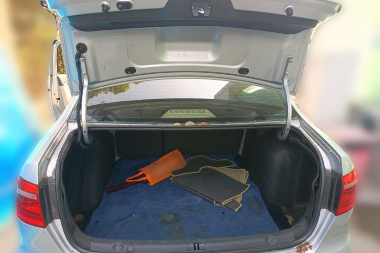 Used Volkswagen Lavida 2013 1.4TSI DSG Luxury Edition Trunk