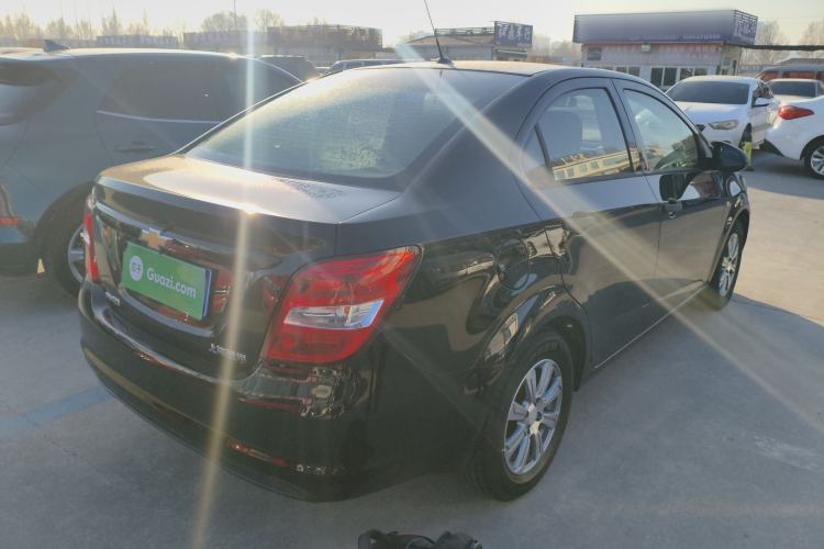 Used Chevrolet Aveo Sonic 2014 Sedan 1.4SL AT Fashion Edition