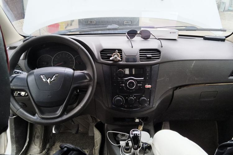 Used Wuling Hongguang 2015 1.5L S Basic Version China V Standard