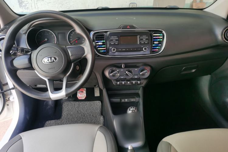 Used Kia Pegas 2017 1.4L Manual Value Edition Center Console