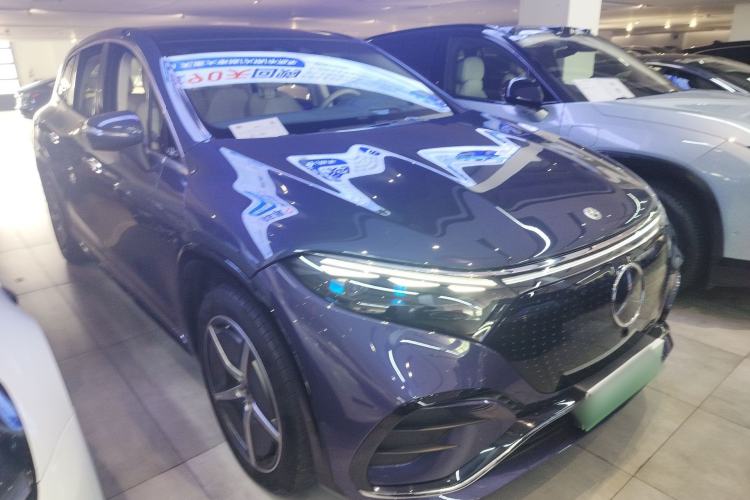 Used Mercedes-Benz EQS SUV 2023 450 4MATIC Pioneer Edition Front Right 45 Deg