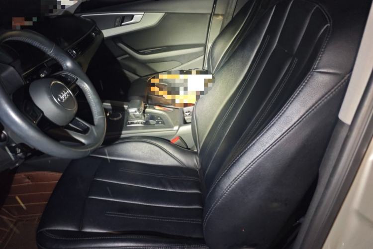 Used Audi A4L 2019 40 TFSI Ambition China VI Left Front Seat