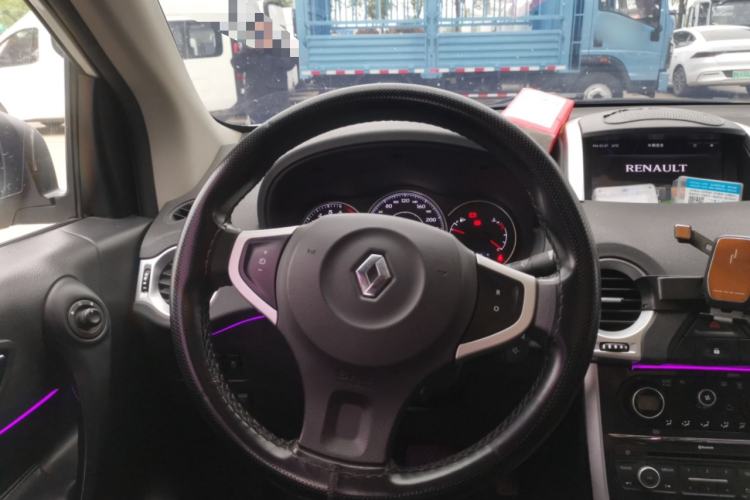 Used Renault Koleos 2014 Revised Version 2.0L Two-Wheel Drive Fashion Edition Steering Wheel