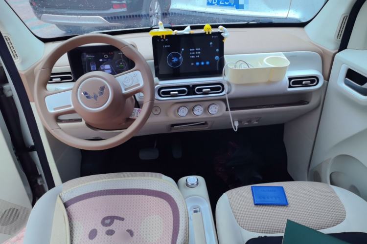 Used Wuling Hongguang MINIEV 2024 3rd Generation 215km Youth Edition Center Console