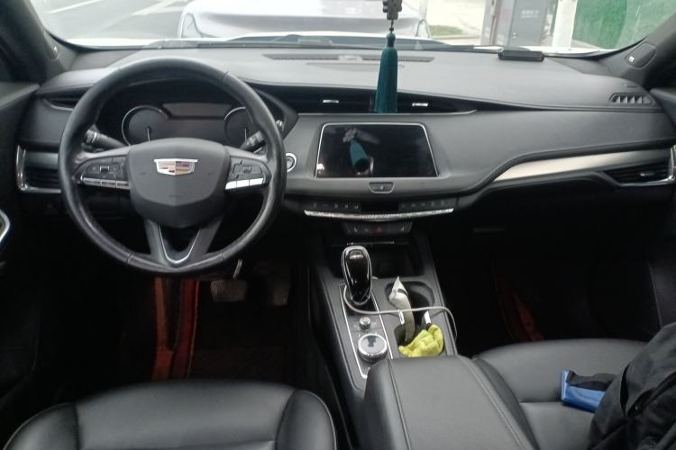 Used Cadillac XT4 2020 28T Two-Wheel-Drive Leading Version
