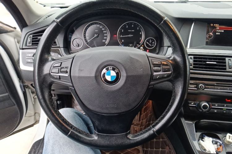 Used BMW 5 Series 2014 525Li Leading Model
