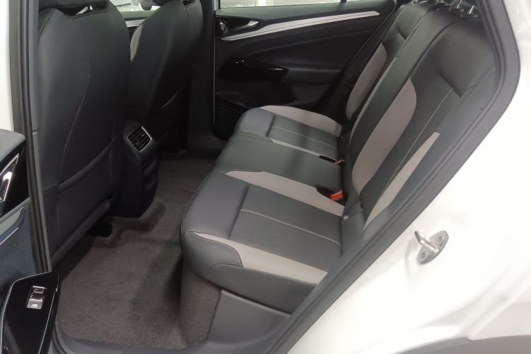 Used Volkswagen ID.4 CROZZ 2026 Model Pure Enjoyment Edition PURE Left Rear Seat