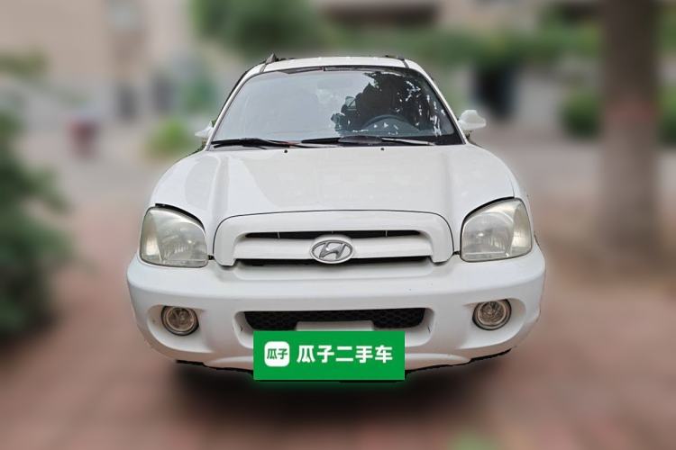 Used Huatai Santa Fe Classic 2012 2.0L Gasoline Manual Two-Wheel Drive with Sunroof