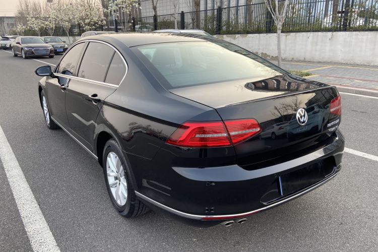 Used Volkswagen Magotan 2017 330TSI DSG Leading Model
