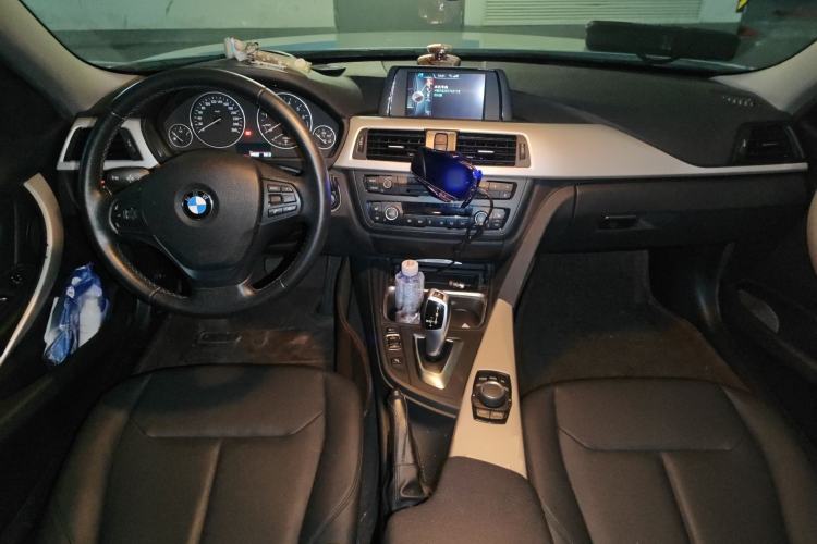 Used BMW 3 Series 2015 320i Luxury Line Stylish Edition