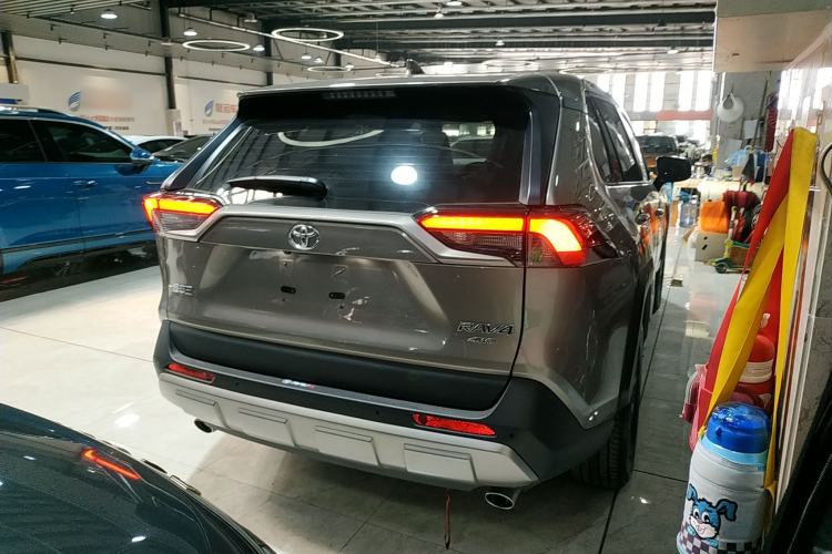 Used Toyota RAV4 2022 2.0L CVT 4x4 Style Plus Edition Rear Right 45 Deg