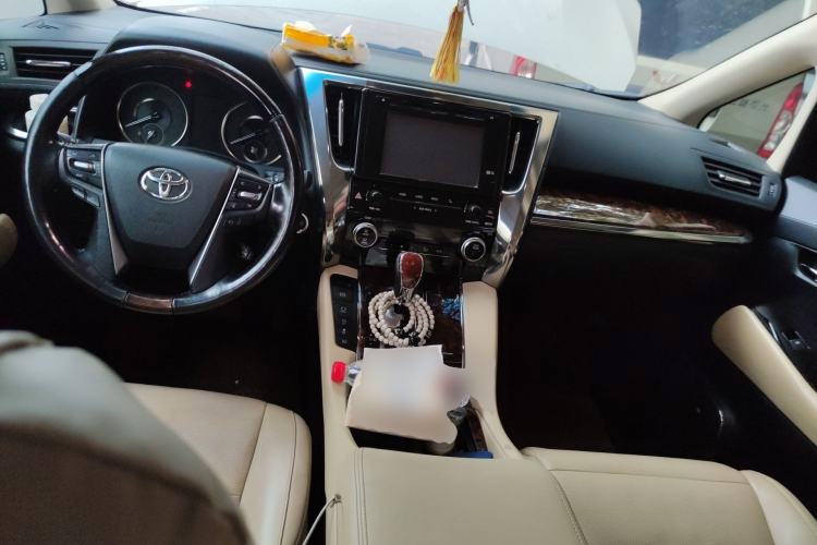Used Toyota Alphard 2018 Revised Version 3.5L Luxury Edition Center Console