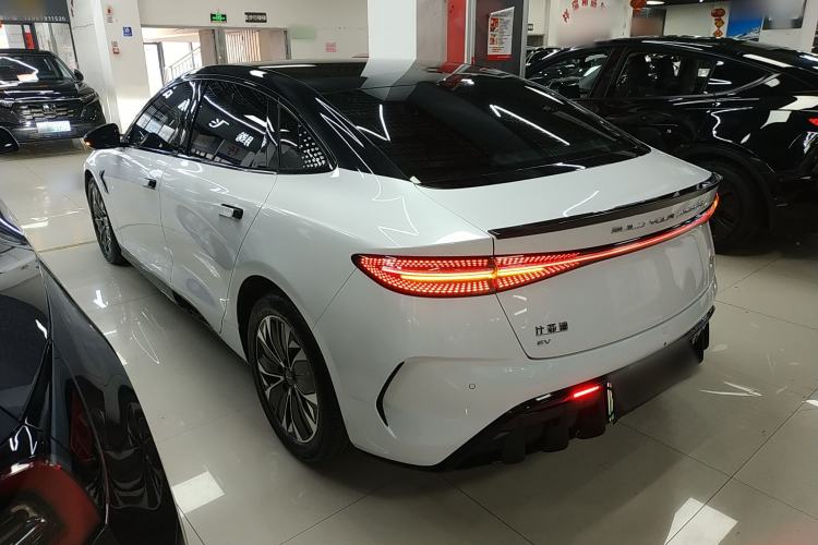 Used BYD Seal 2022 550 km Standard Range Rear-Wheel Drive Prestige Version