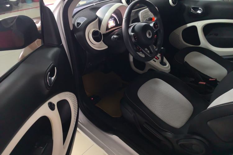 Used smart fortwo 2015 1.0L 52 kW Hardtop Passion Edition