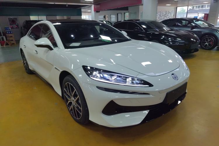 Used Denza Z9 2024 1100 km Four-Wheel Drive Max Version
