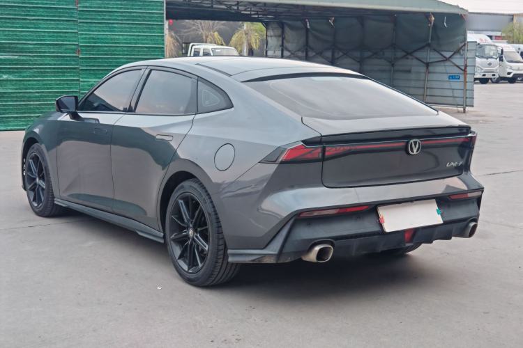 Used CHANGAN UNI-V 2022 1.5T Prestige Version
