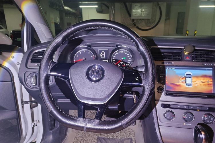 Used Volkswagen Golf 2016 230TSI Automatic Comfort Version
