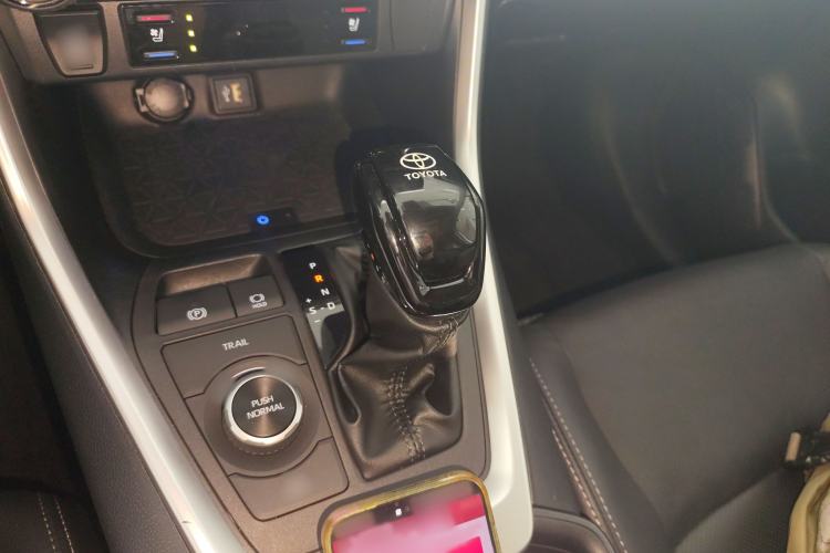 Used Toyota Wildlander 2023 Dual-Motor 2.5L E-CVT Four-Wheel Drive Prestige Edition
