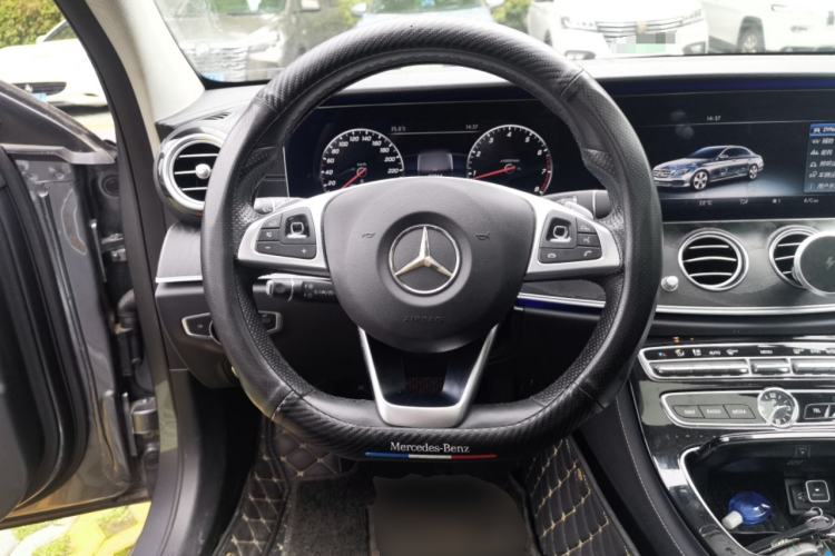 Used Mercedes-Benz E-Class 2016 E 300 L Sporty and Stylish Model
