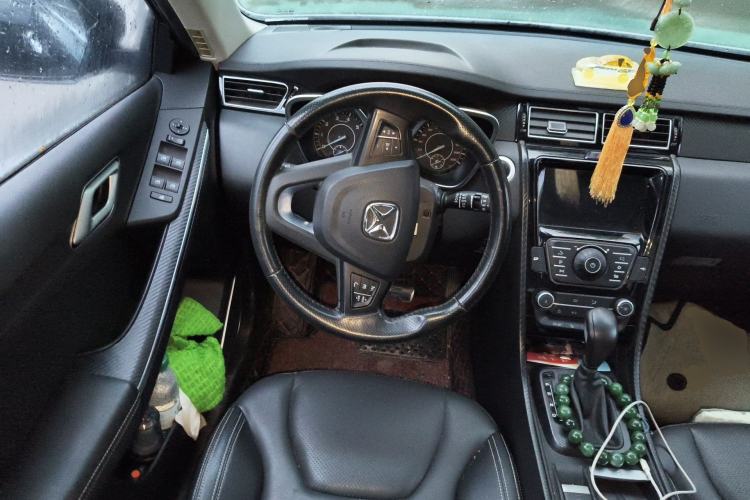 Used JMC Yusheng S330 2016 1.5L GTDi Automatic Two-Wheel Drive Fashion Edition Steering Wheel