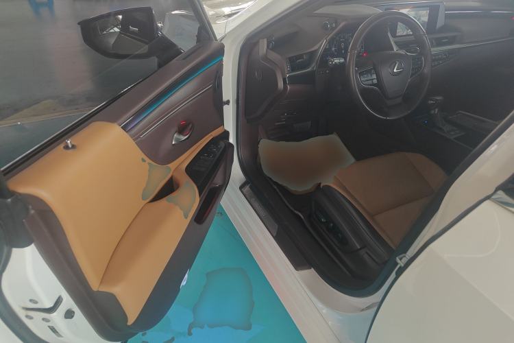 Used Lexus ES 2018 200 Excellence Edition China VI Standard
