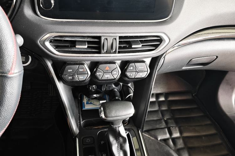 Used GAC Trumpchi GS4 2018 235T Automatic Two-Wheel Drive Luxury Smart Connectivity Version Interior 2