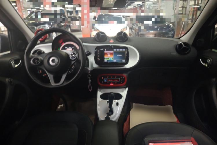 Used smart forfour 2016 0.9T 66 kW Pioneer Edition