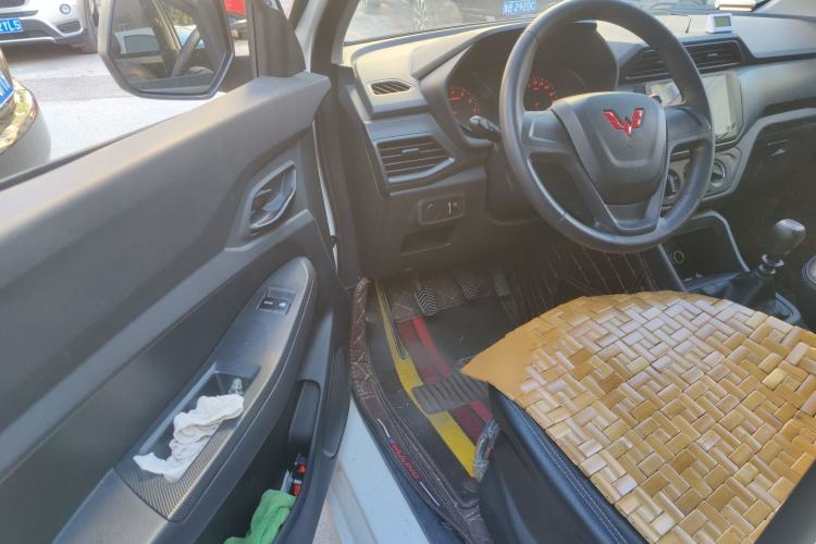 Used Wuling Hongguang 2021 1.5L Revised S Base Version with Electric Power Steering LAR
