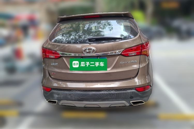 Used Hyundai Santa Fe 2013 2.4L Automatic Two-Wheel Drive Smart Version Rear